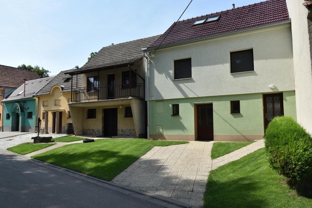 Gasthaus Za Kaplicku Hovorany Exterior foto